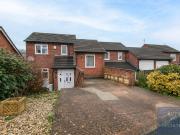 4 bedroom end of terrace house for sale