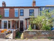 4 bedroom terraced house for sale in Angel Road,...