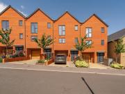 4 bedroom terraced house for sale in Aspen Drive,...
