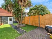4 bedroom terraced house for sale in Avenue Road,...