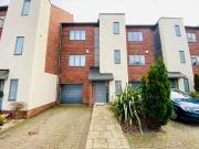 4 bedroom terraced house for sale in Brookfield Gardens,...