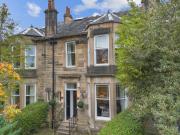 4 bedroom terraced house for sale in Clarkston Road,...