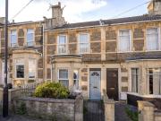 4 bedroom terraced house for sale in Coronation Avenue,...