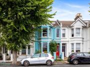 4 bedroom terraced house for sale in Freshfield Place,...