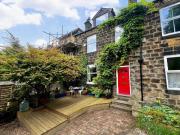 4 bedroom terraced house for sale in Hopwood Bank,...