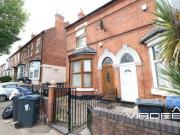 4 bedroom terraced house for sale in Leonard Road,...