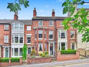 4 bedroom terraced house for sale in Lindum Road,...