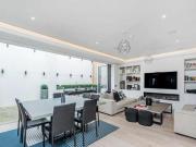 4 Bedroom Terraced House For Sale In London