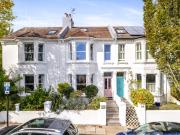 4 bedroom terraced house for sale in Lucerne Road,...