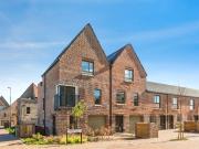 4 bedroom terraced house for sale in Oakfield, Swindon, SN3