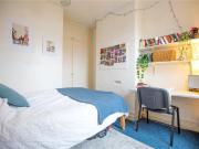 4 bedroom terraced house for sale in Thornleigh Road,...