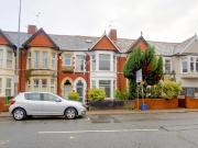 4 bedroom terraced house for sale in Whitchurch Road,...