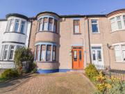 4 bedroom terraced house for sale in Woodgrange Drive,...