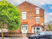 4 Bedroom Terraced House To Let