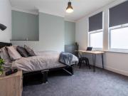 4 bedroom Terraced House To Let