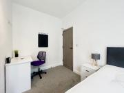 4 bedroom Terraced House To Let