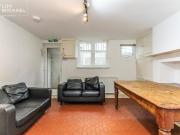 4 bedroom terraced house to rent