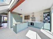 4 bedroom terraced house to rent