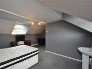 4 bedroom terraced house to rent