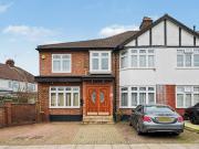 4 bedroom terraced house to rent