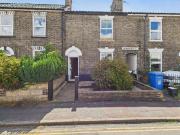 4 bedroom terraced house to rent