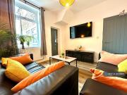 4 bedroom terraced house to rent