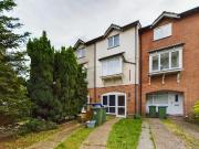 4 bedroom terraced house to rent