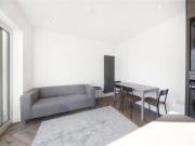 4 bedroom terraced house to rent