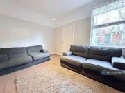 4 bedroom terraced house to rent