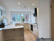 4 bedroom terraced house to rent
