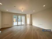 4 bedroom terraced house to rent