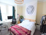 4 bedroom terraced house to rent