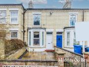 4 bedroom terraced house to rent