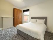 4 bedroom terraced house to rent