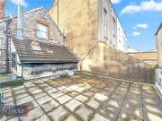 4 bedroom terraced house to rent