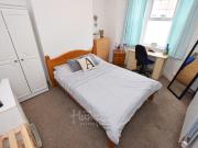 4 bedroom terraced house to rent