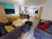 4 bedroom terraced house to rent
