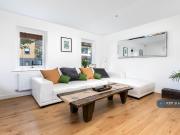 4 bedroom terraced house to rent