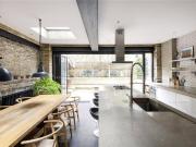 4 bedroom terraced house to rent