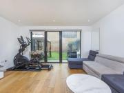 4 bedroom terraced house to rent