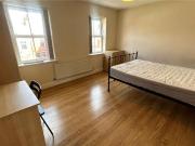 4 bedroom terraced house to rent