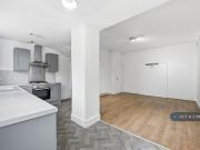 4 bedroom terraced house to rent