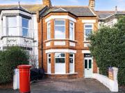 4 bedroom terraced house to rent