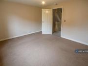 4 bedroom terraced house to rent