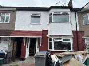 4 bedroom terraced house to rent