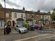 4 bedroom terraced house to rent