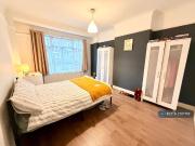 4 bedroom terraced house to rent