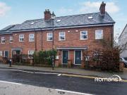 4 bedroom terraced house to rent
