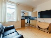 4 bedroom terraced house to rent