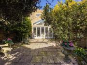 4 bedroom terraced house to rent